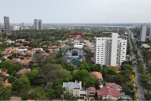 Exclusivo terreno en el barrio Mburukuja, foto 4