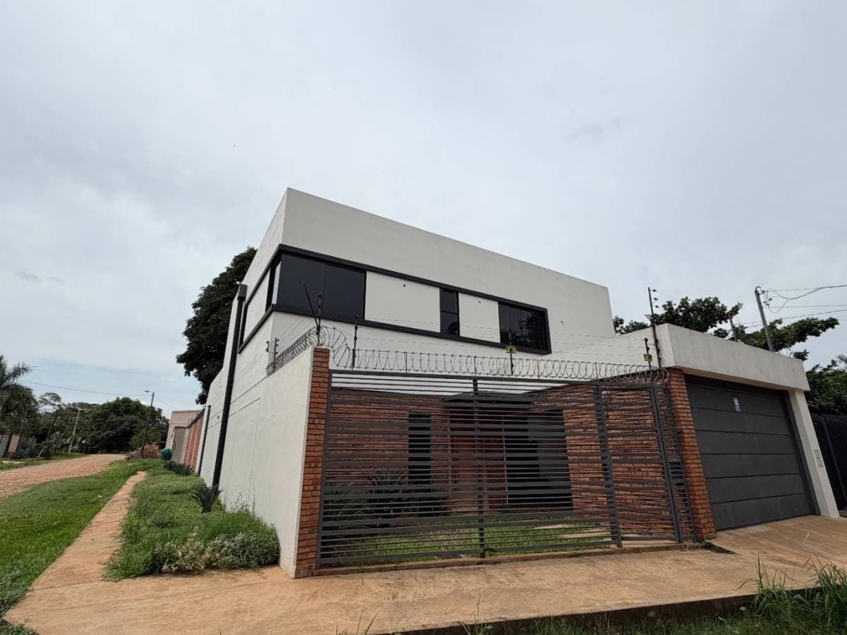 Casa en Mariano Roque Alonso — foto 1