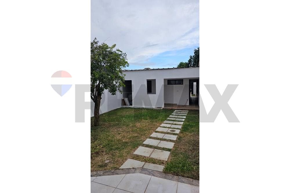 Casa - Alquiler - Luque, Paraguay, foto 3