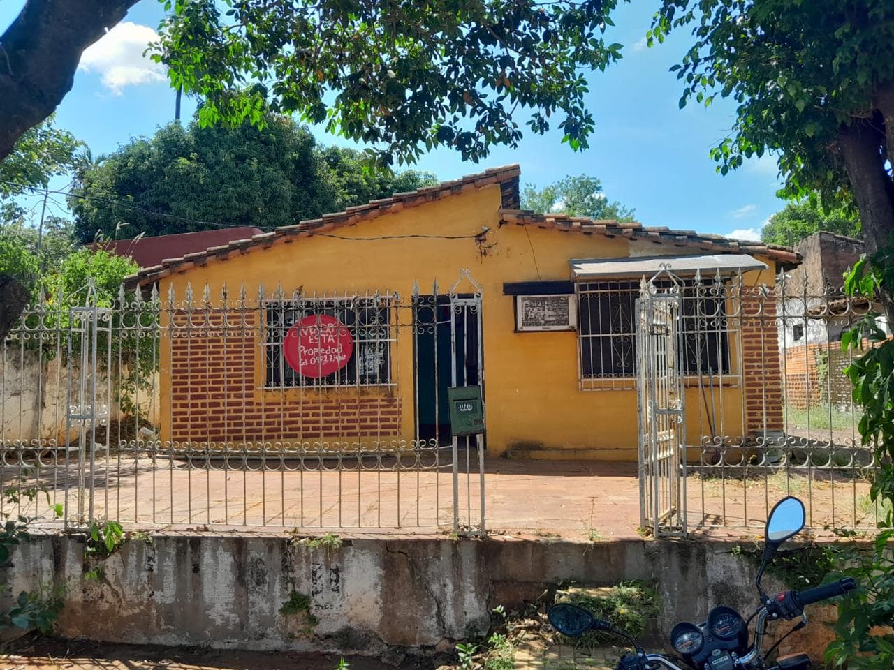 Casa con amplio patio en paraguari, foto 1