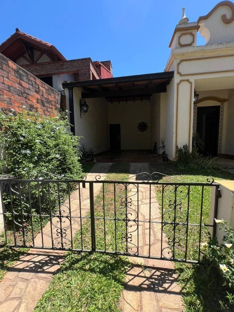 Casa en alquiler a 2 cuadras de molas lopez, foto 2
