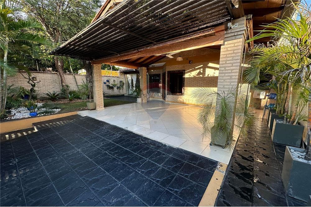Casa de 2 plantas en Lambaré, zona del yacht y golf club, foto 2