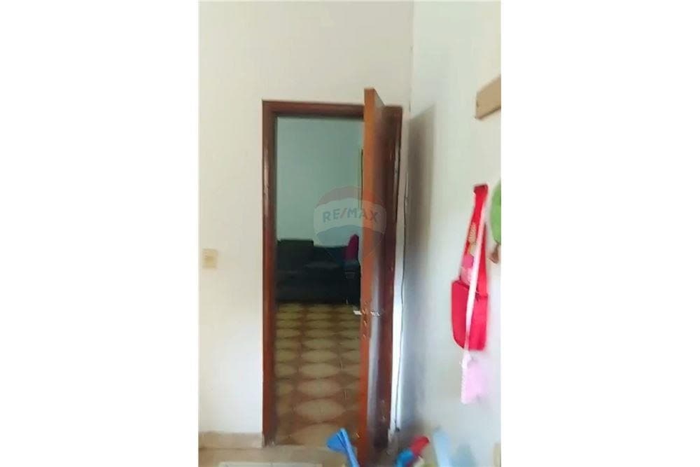 Casa a refaccionar en esquina barrio hipodromo, foto 5