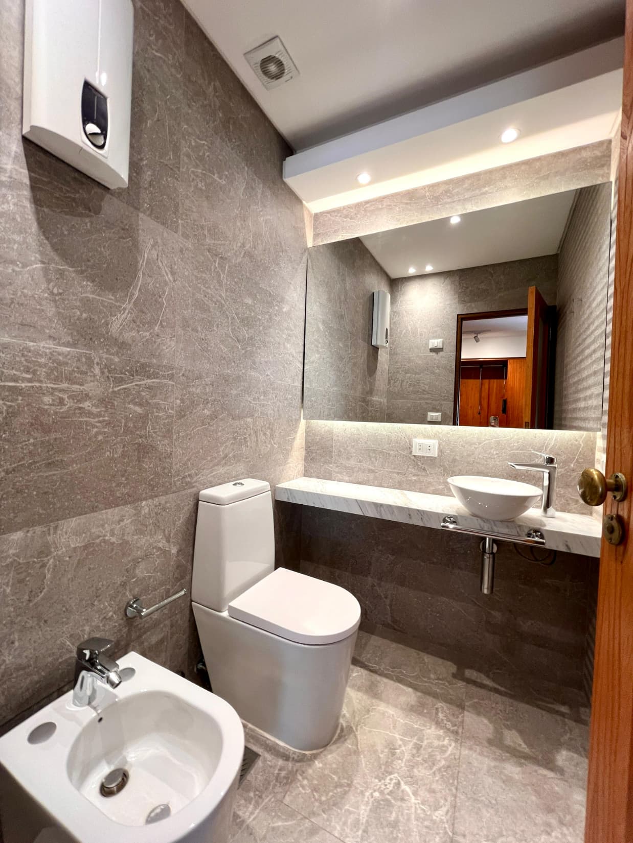 Residencia en alquiler en el corazón del Eje Corporativo en Asunción! — foto 3