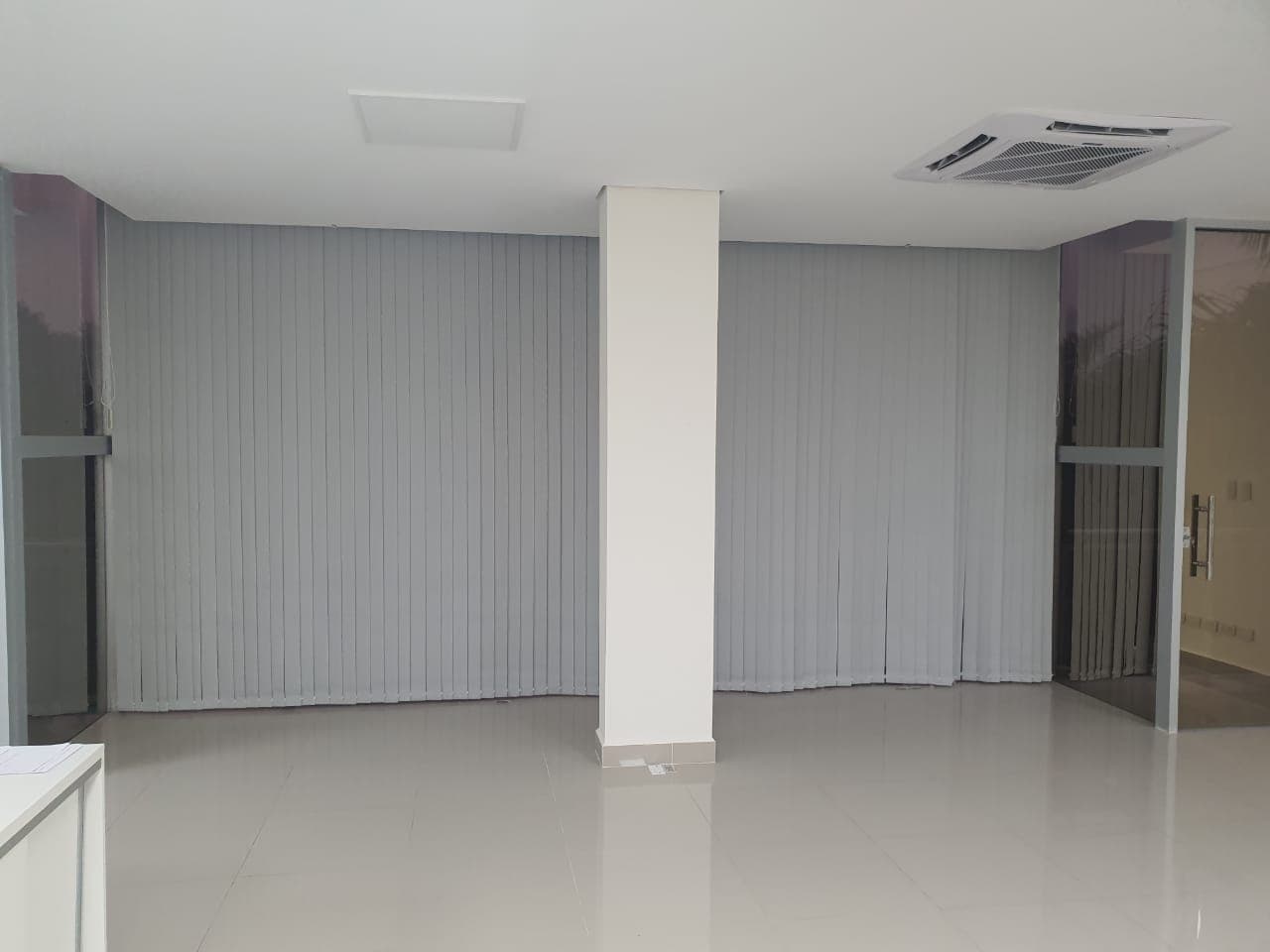 Oficina en edificio corporativo barrio ycua sati — foto 3
