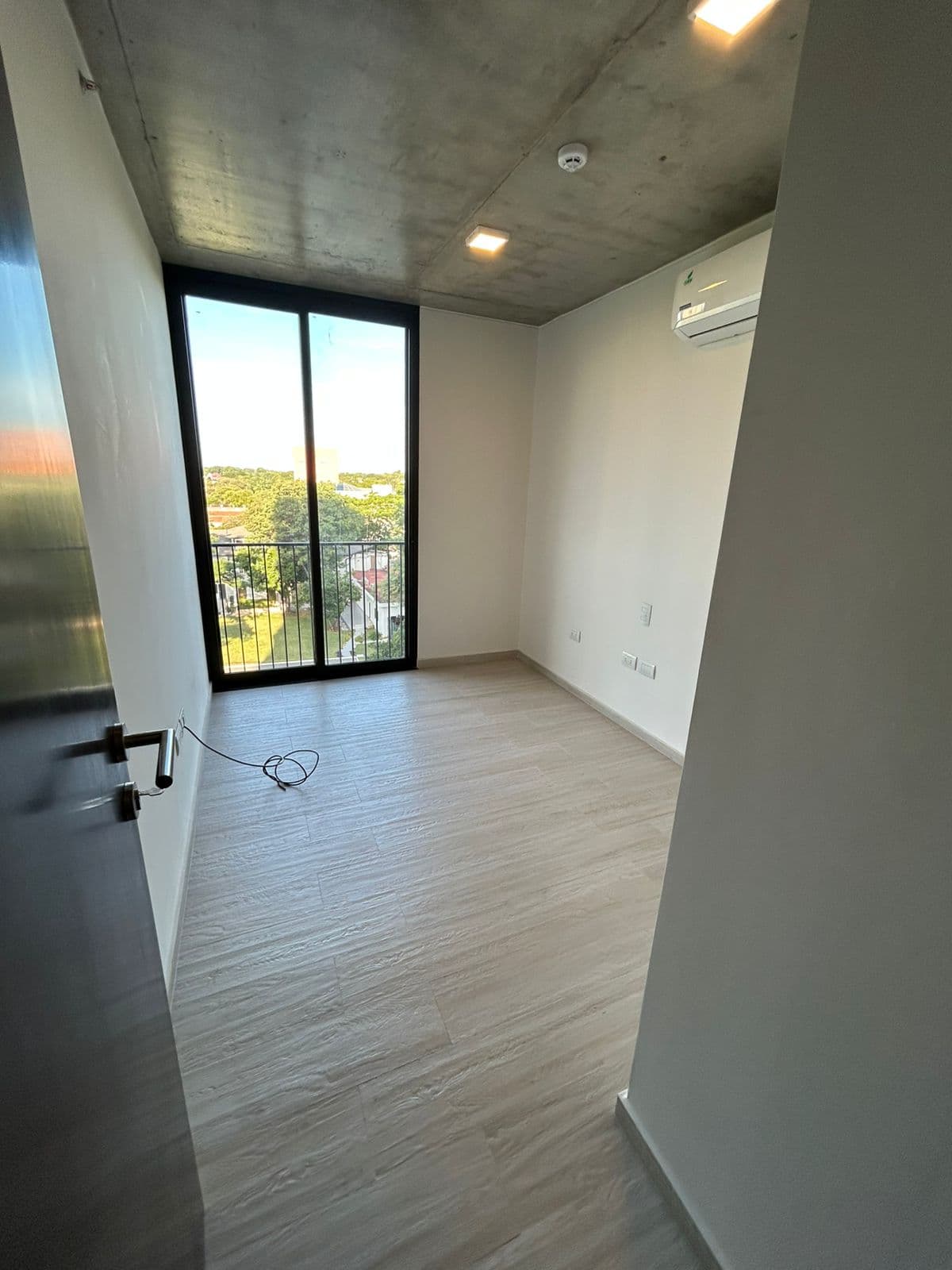 En Alquiler departamento de 2 dormitorios en Villamorra Detalles, foto 3