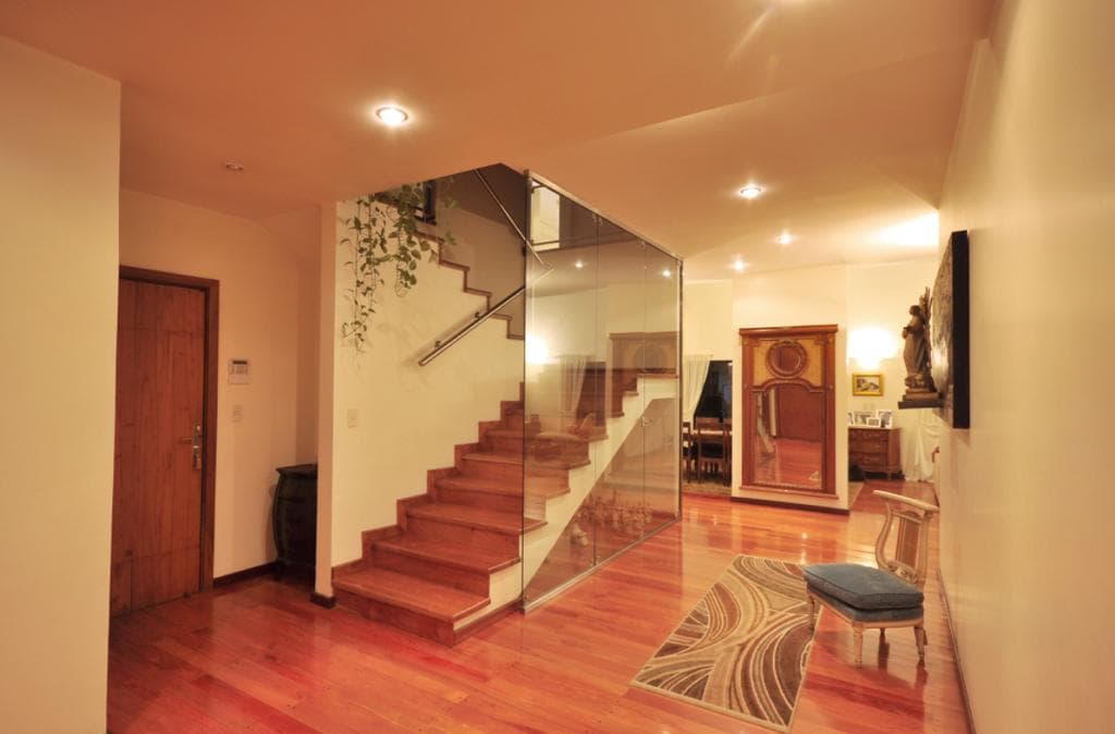 hermosa residencia en el barrio Mburicao de Asuncion, foto 3