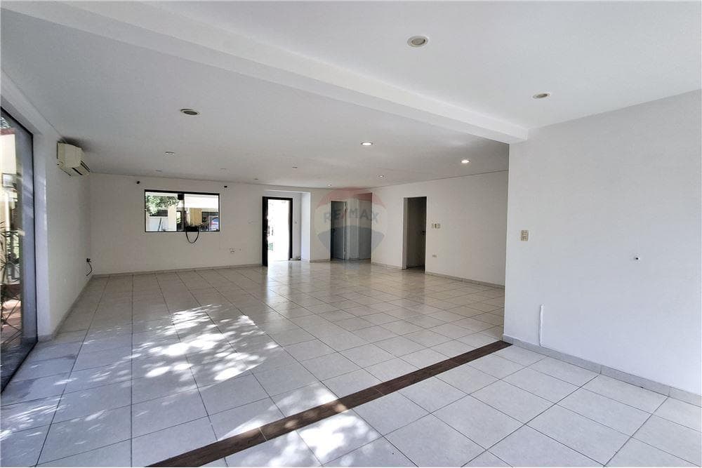 Casa - Venta - Paraguay Central Luque, foto 3