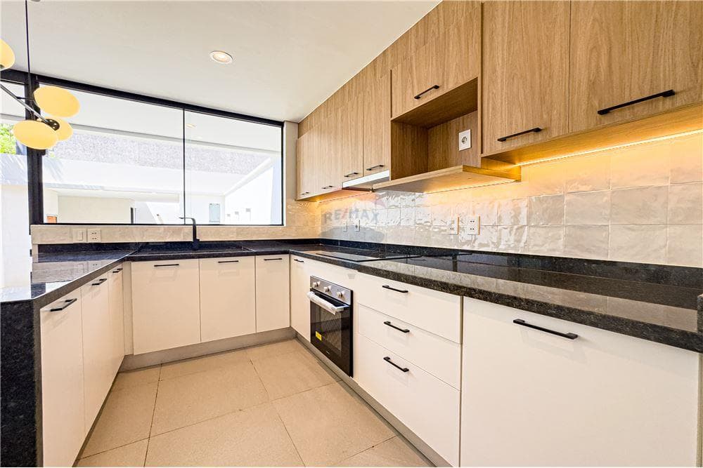 Duplex en venta 3 dormitorios zona Conmebol Luque, foto 3