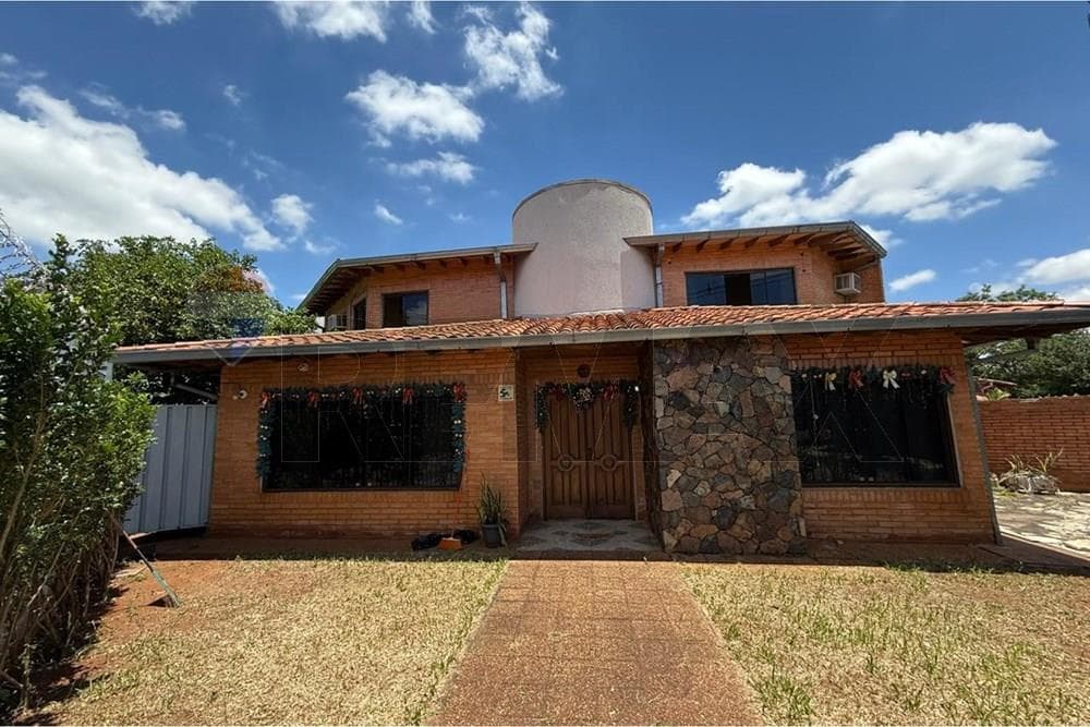 Alquilo residencia en lamabre