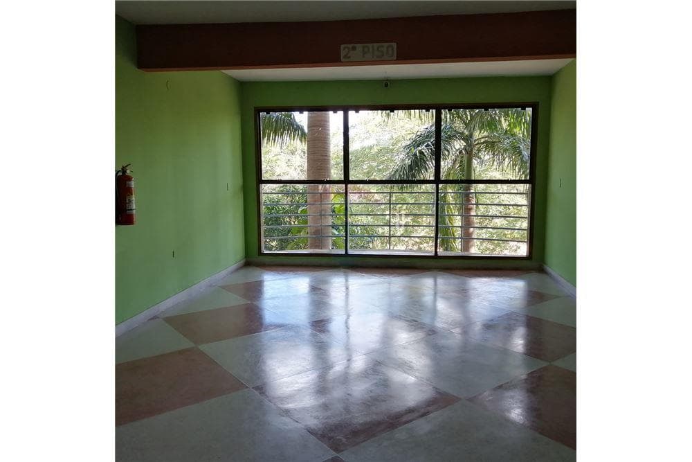 En venta hermoso y amplio edificio - loma pyta, foto 3