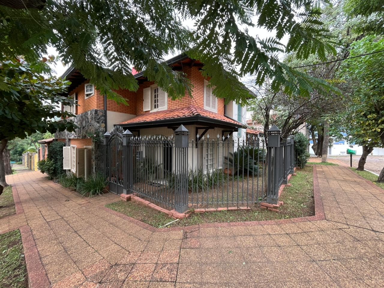 En venta casa en barrio felicidad