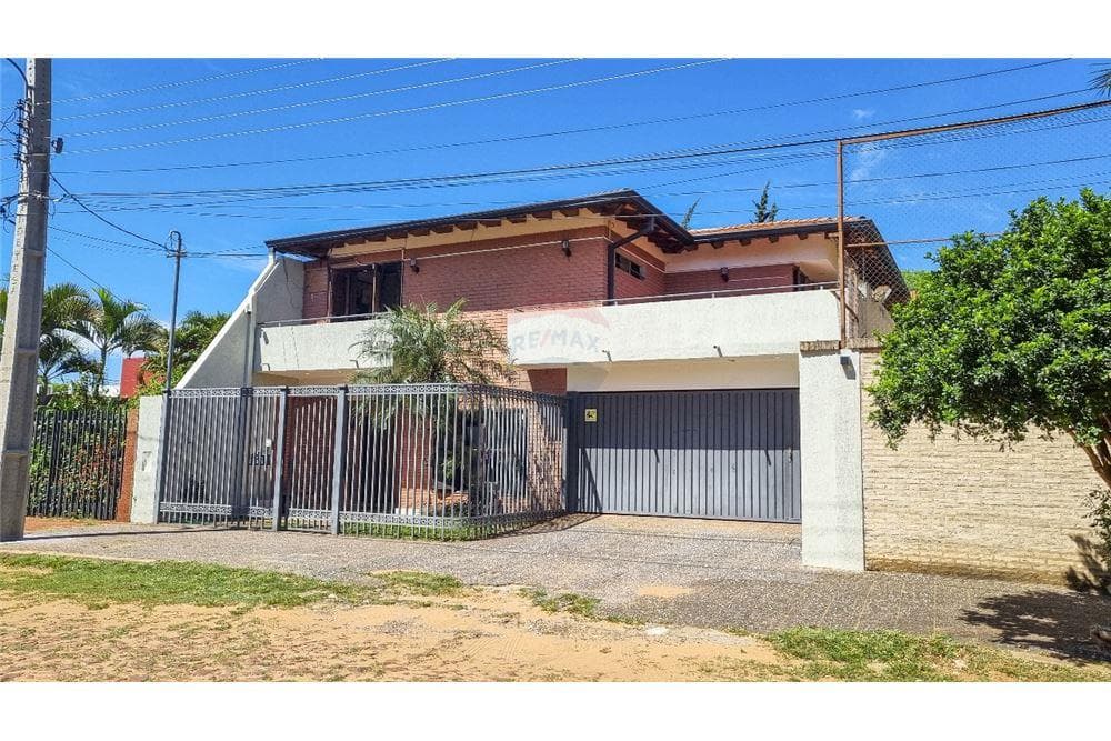 Hermosa casa de 4 dorm. + oficina en barrio san miguel -San Lorenzo