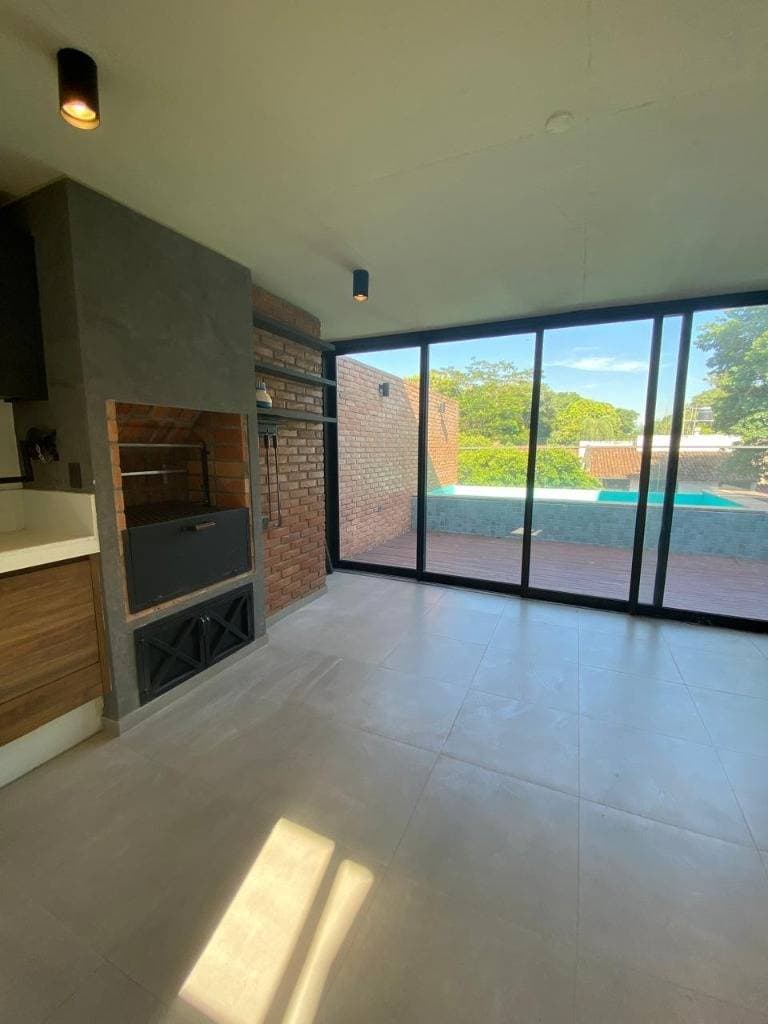 En venta triplex premium en ycua sati, foto 2