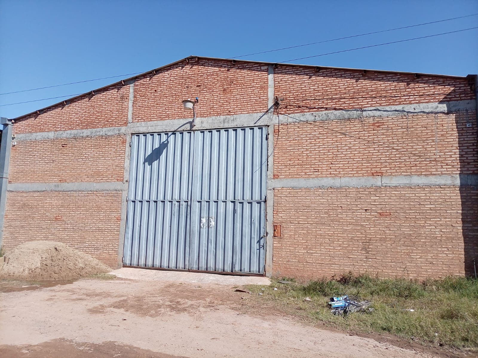 Tinglado en alquiler en Mariano Roque Alonso. 680 m², foto 2