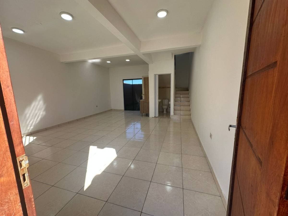 Duplex de 2 habitaciones, barrio san carlos, Ñemby — foto 4