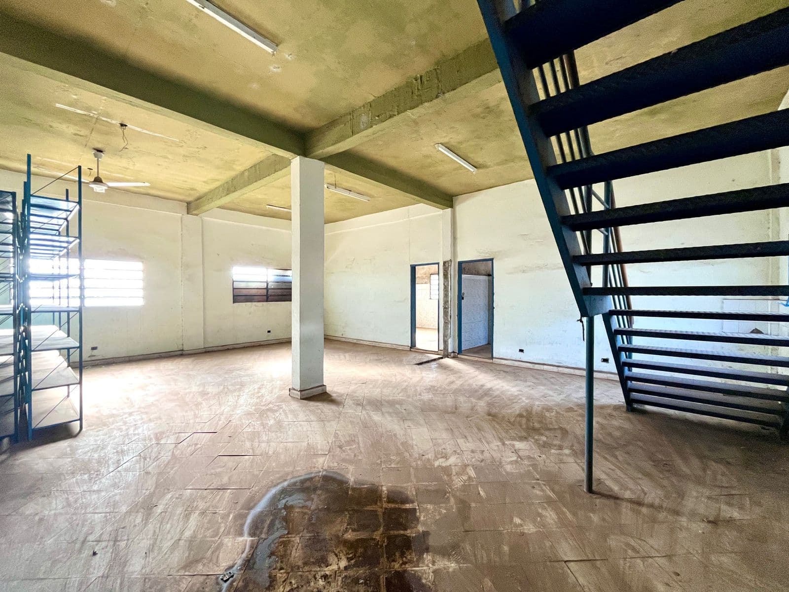 En alquiler, depósito con oficinas en Fdo. Zona Sur 1346m2, foto 5
