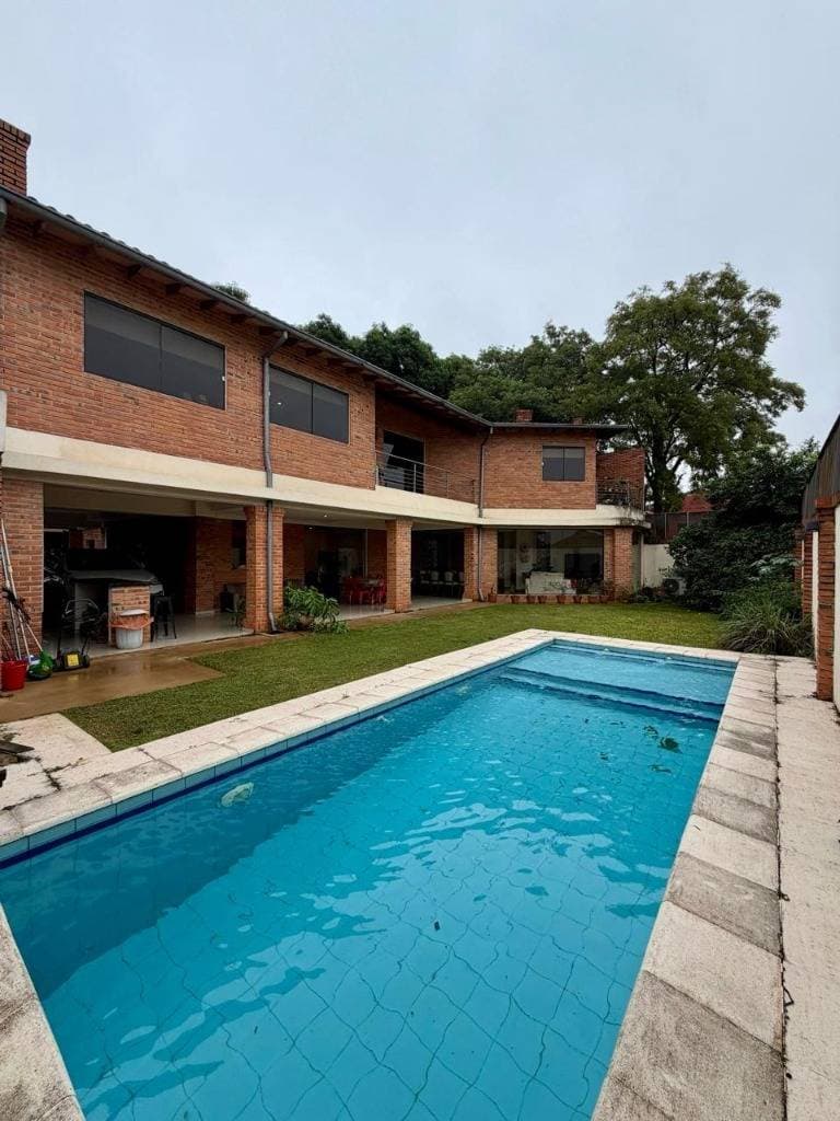 Alquilo residencia amoblado 4 dormitorios
