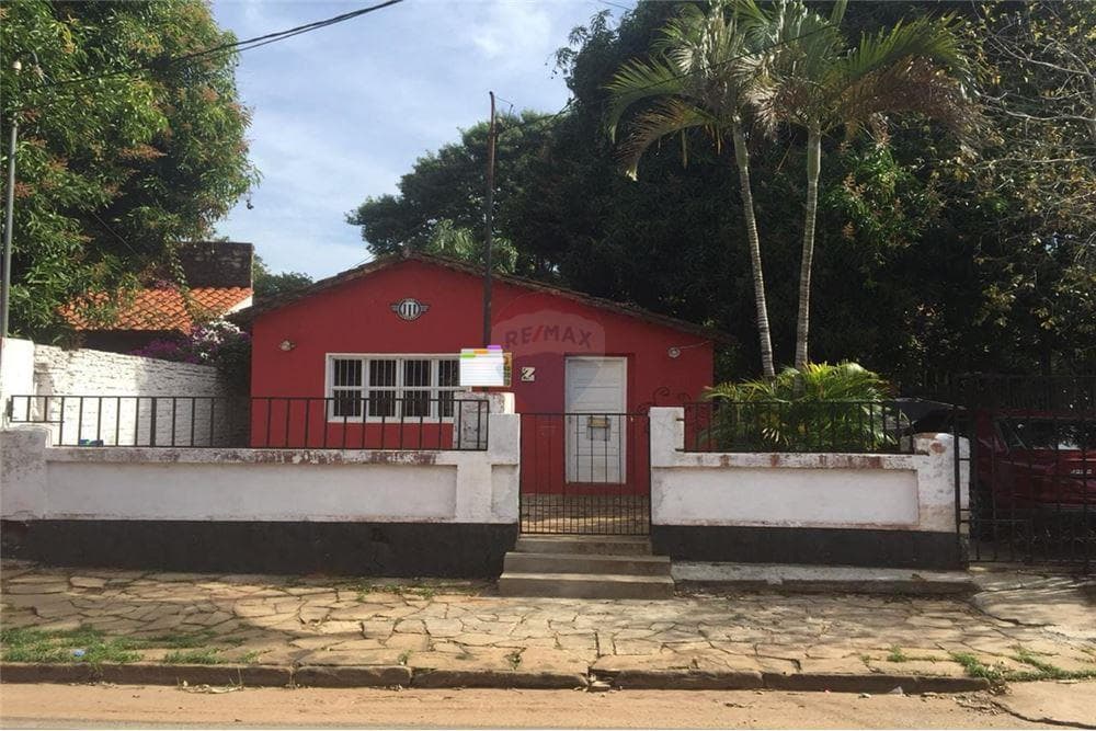 Vendo amplia propiedad en cuarto barrio Luque!!