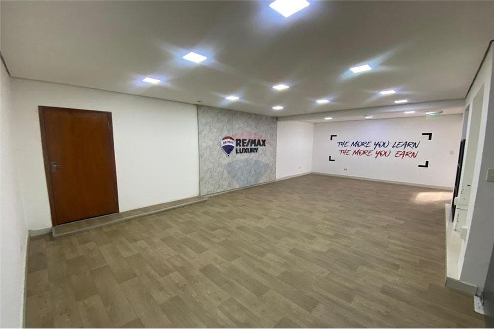 Alquilo local comercial en patio garay Villa Morra