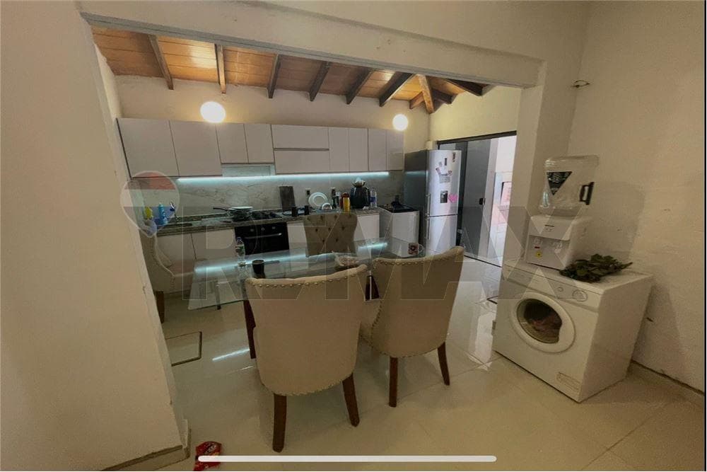 En Venta -Casa - Mburucuyá, Asunción, Paraguay — foto 4