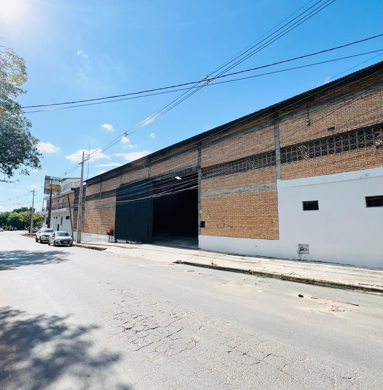 Alquilo Deposito con oficinas