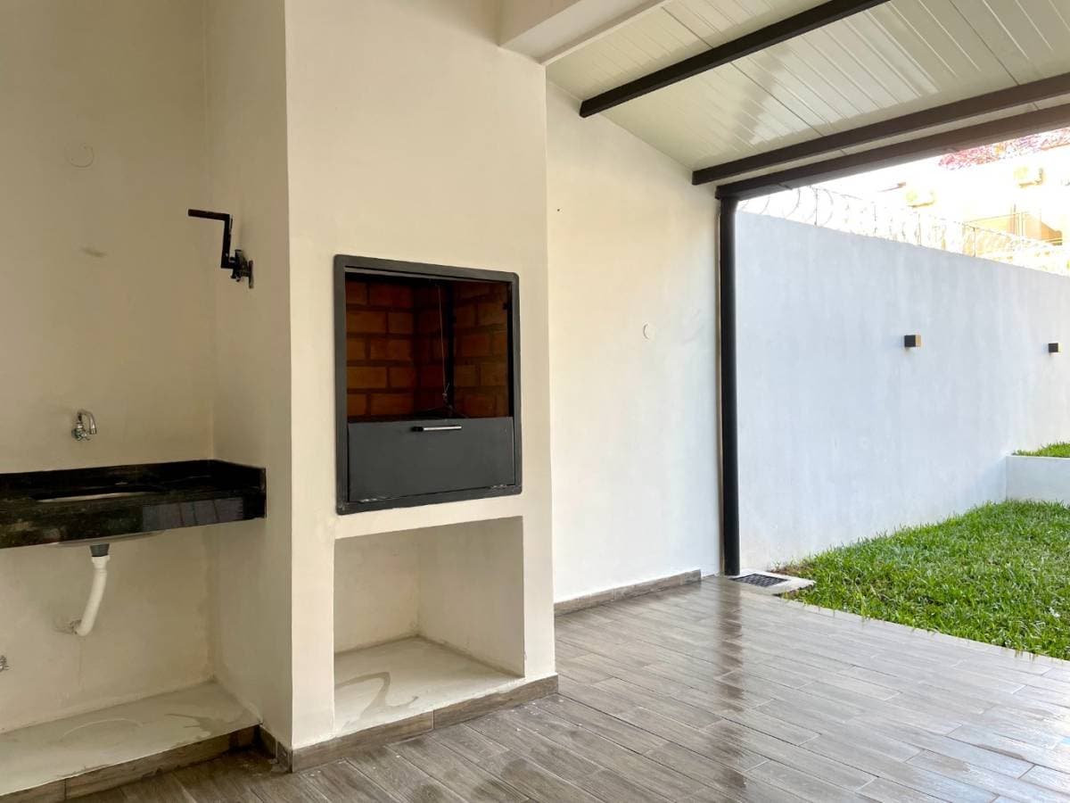Duplex a estrenar en lambare, zona parques del yacht, foto 4