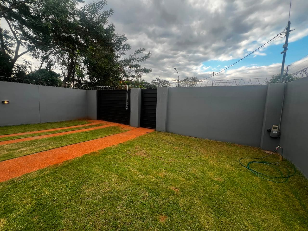 Dúplex de 4 dormitorios en Capiatá, foto 2