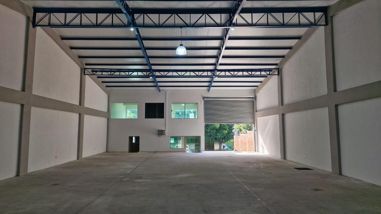 De depósito a estrenar de 240 m² en Luque, foto 3