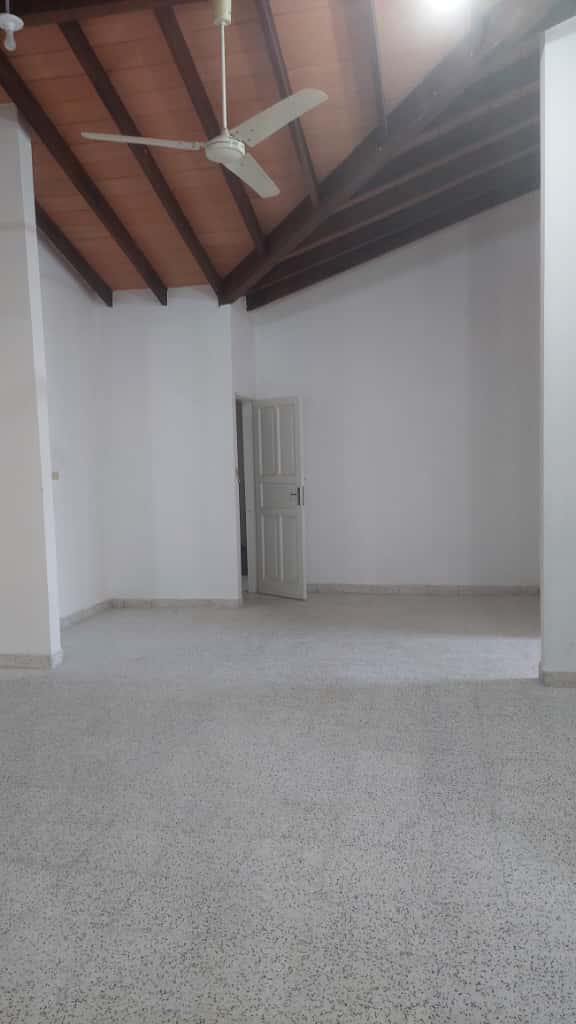 Amplio departamento en San Lorenzo de 4 habitaciones, foto 3