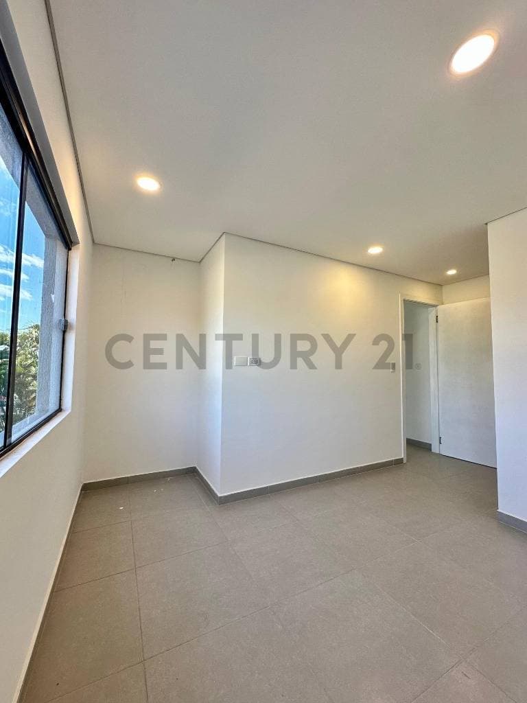 Duplex a estrenar en 1er barrio de Luque a metros de ruta Luque - limpio, foto 3