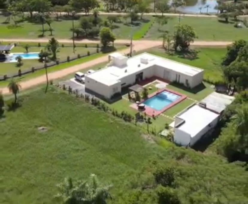 Hermosa casa en barrio cerrado miralago de ypacarai, foto 1