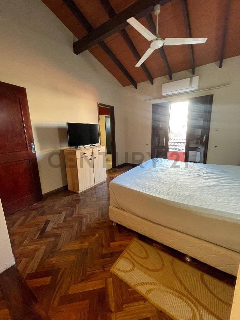 Duplex en Bo. Ycuá Sati — foto 4