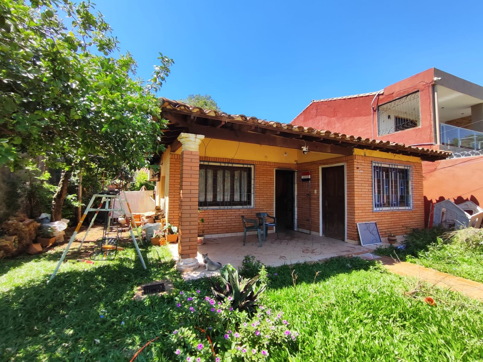 Casa En Venta En Fernando de la Mora A Precio De Terreno!!, foto 3