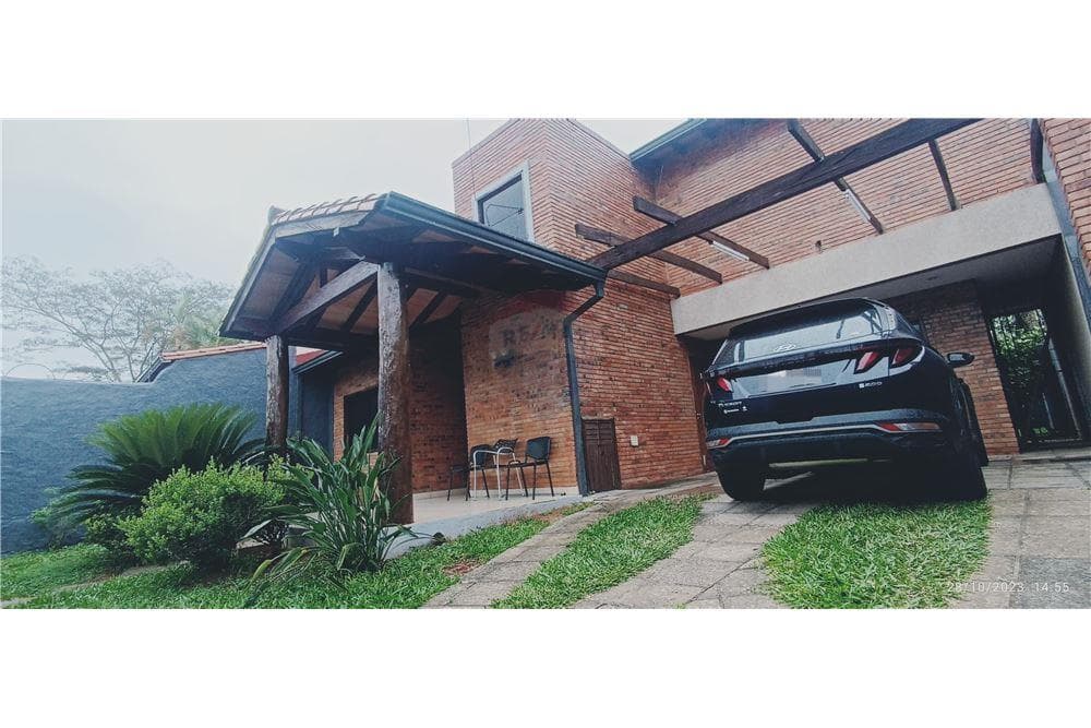 de Amplia Casa - Zona el Pueblo Lambaré — foto 4
