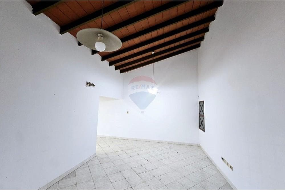 En venta hermosa casa en esquina sobre m lopez, foto 2