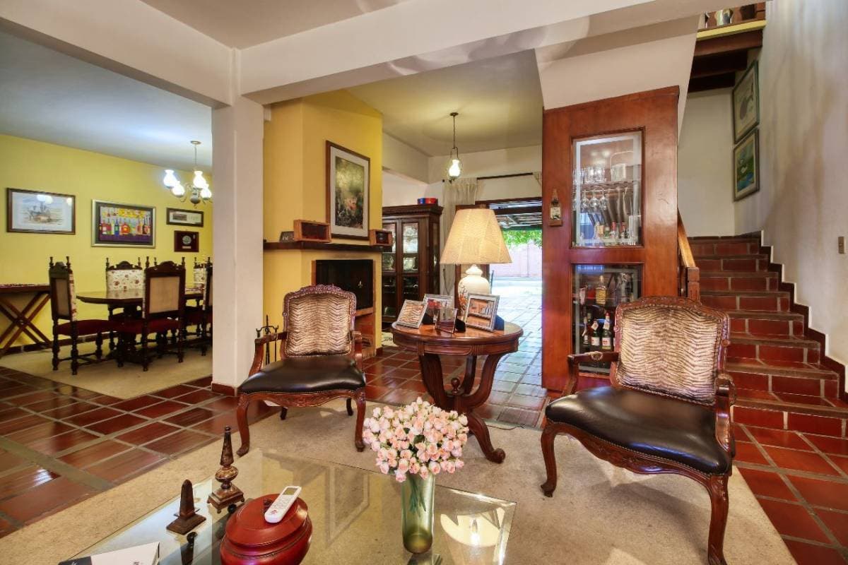 Casa en el barrio ycua sati - asuncion, foto 5
