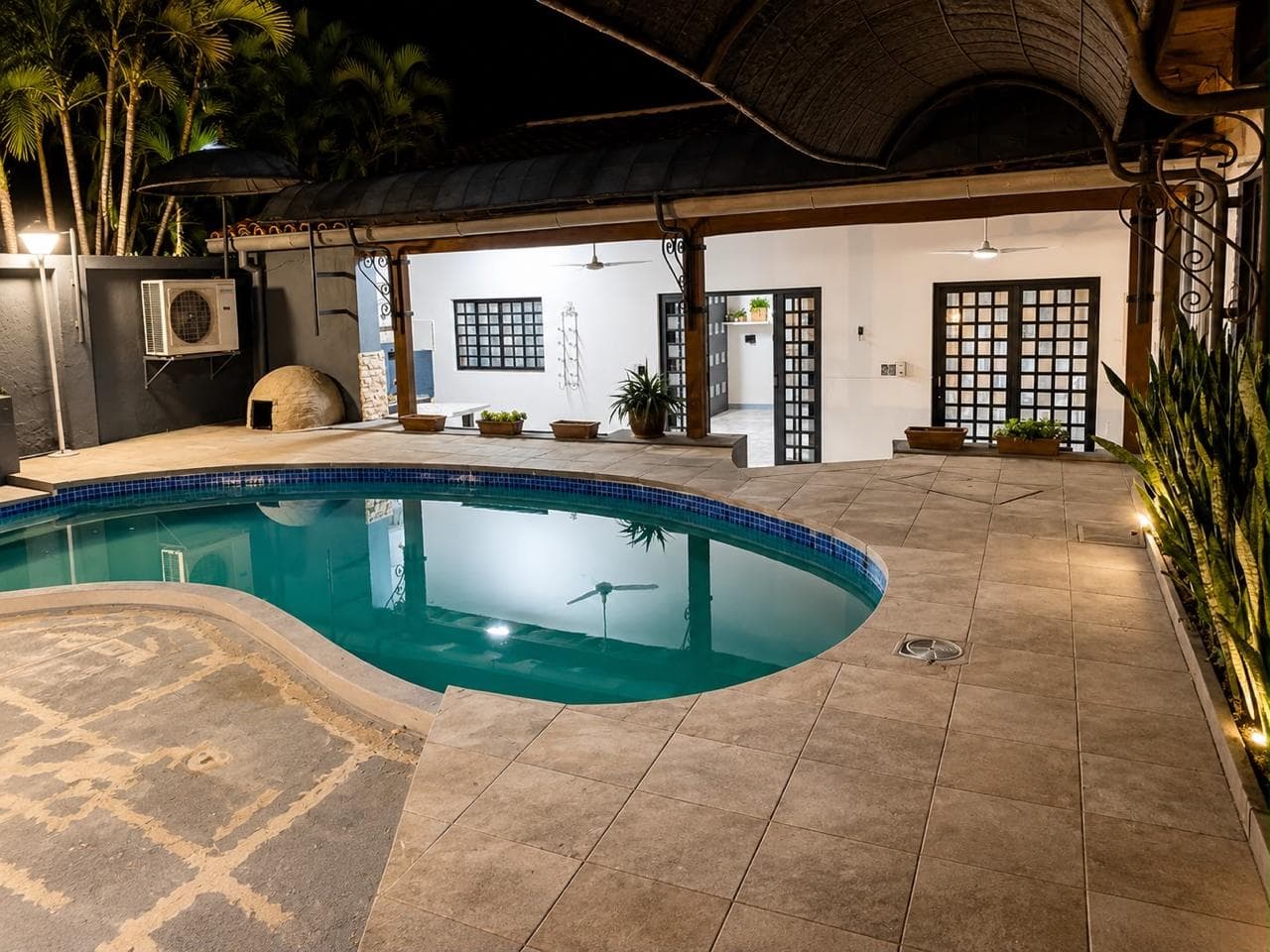 Amplia residencia en alquiler - zona mercado 4, foto 3