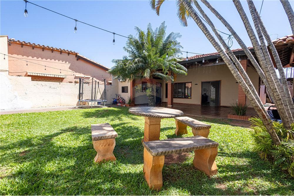 Casa con local comercial en esquina /Villa Ofelia, foto 5