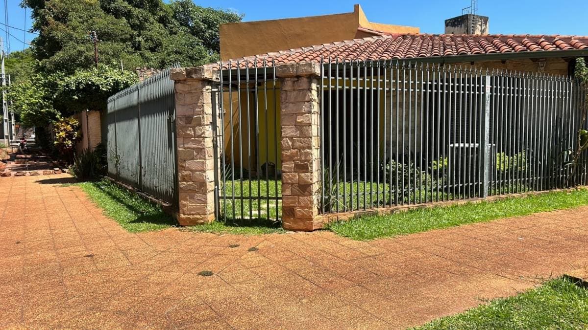 Casa en esquina en Planta Baja en Fdo Mora, foto 2