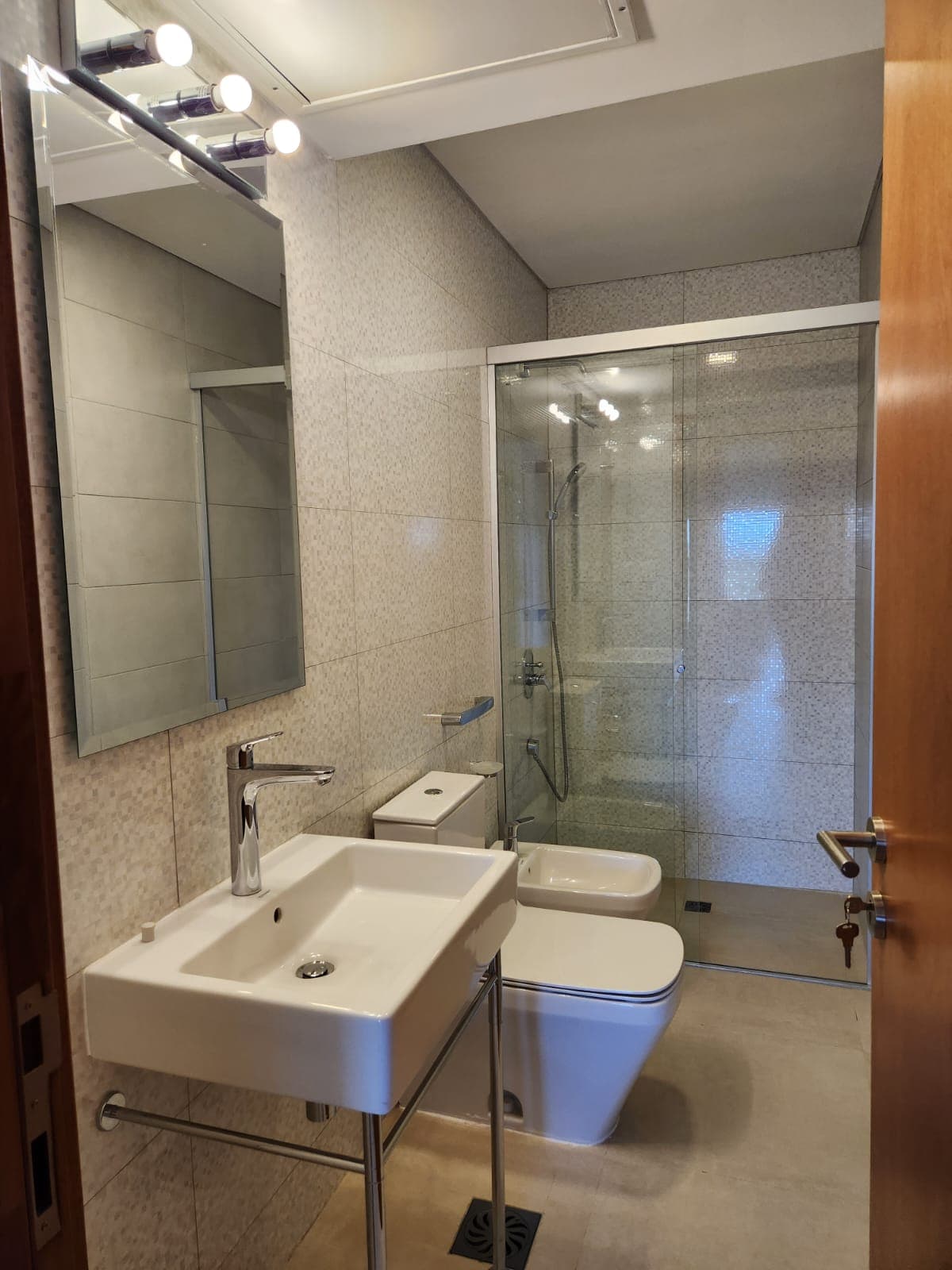 Departamento Amoblado en Edificio Miranda zona Santa Teresa — foto 4