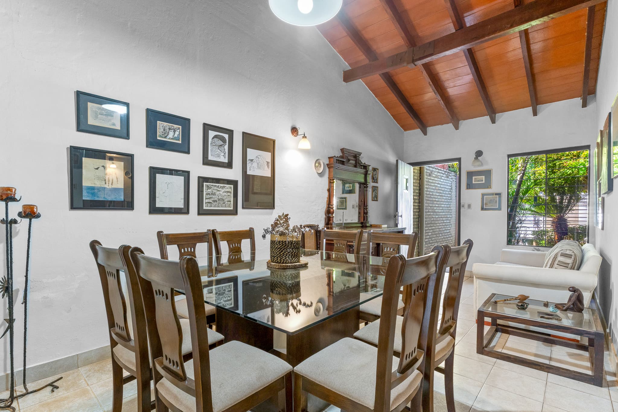 Amplia Casa de 5 suites en Bº Cañada del Ybyray — foto 4