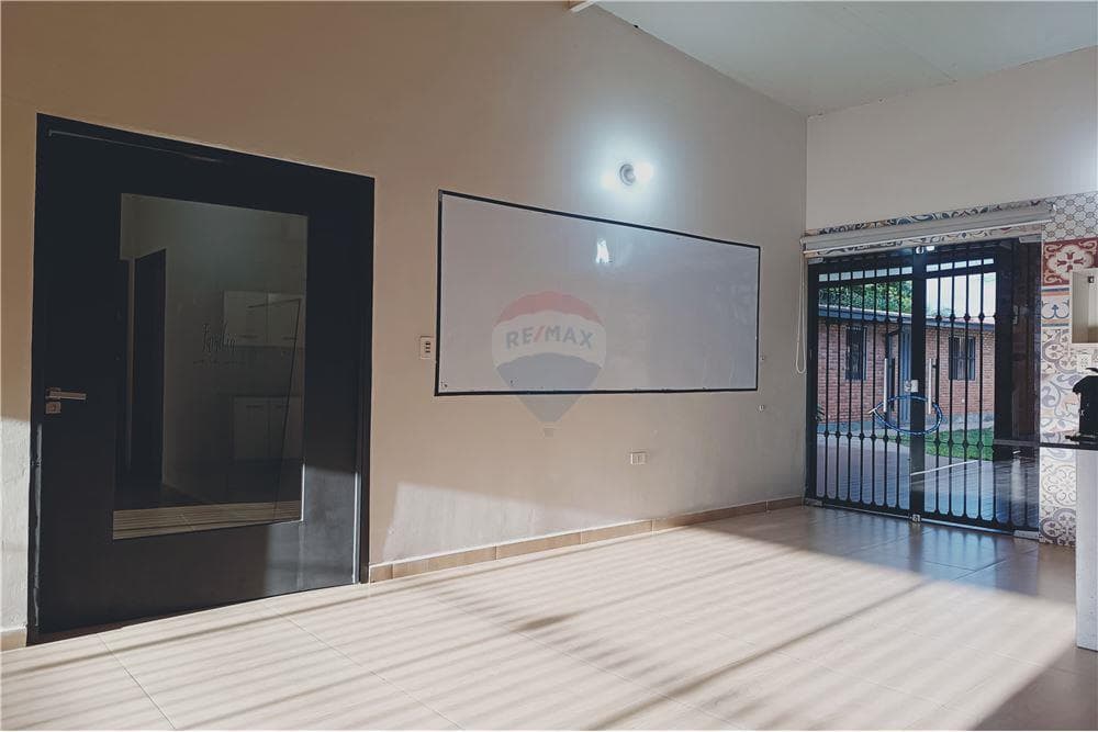 de casa amplia en Lambaré con Patio, foto 4
