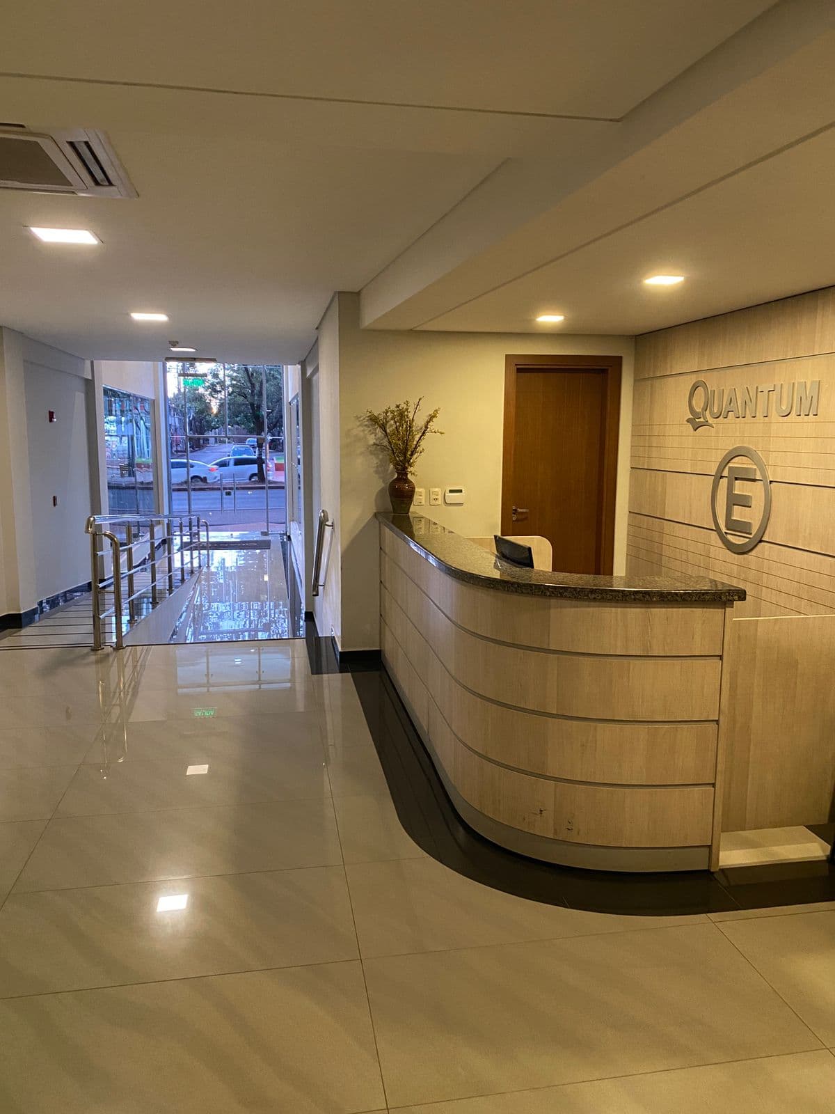 Salon comercial en Ciudad del Este km 4 — foto 4