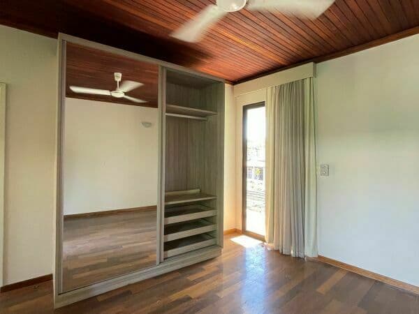 Hermosa y amplia residencia para vivienda u oficina zona centenario, foto 3