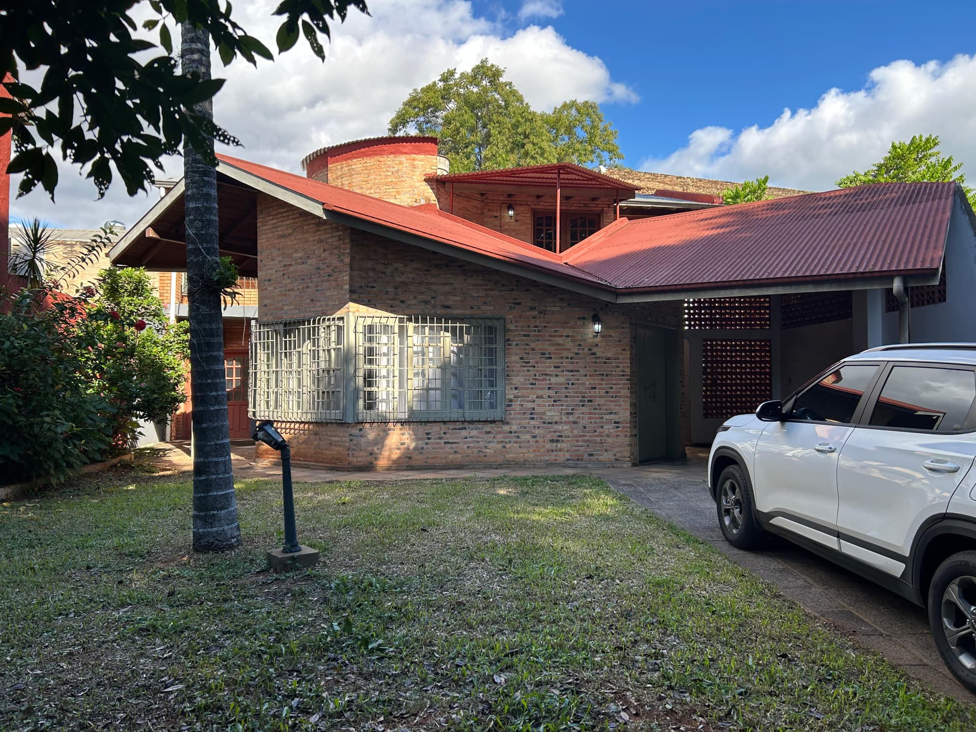 Alquilo casa en lambare paraguay