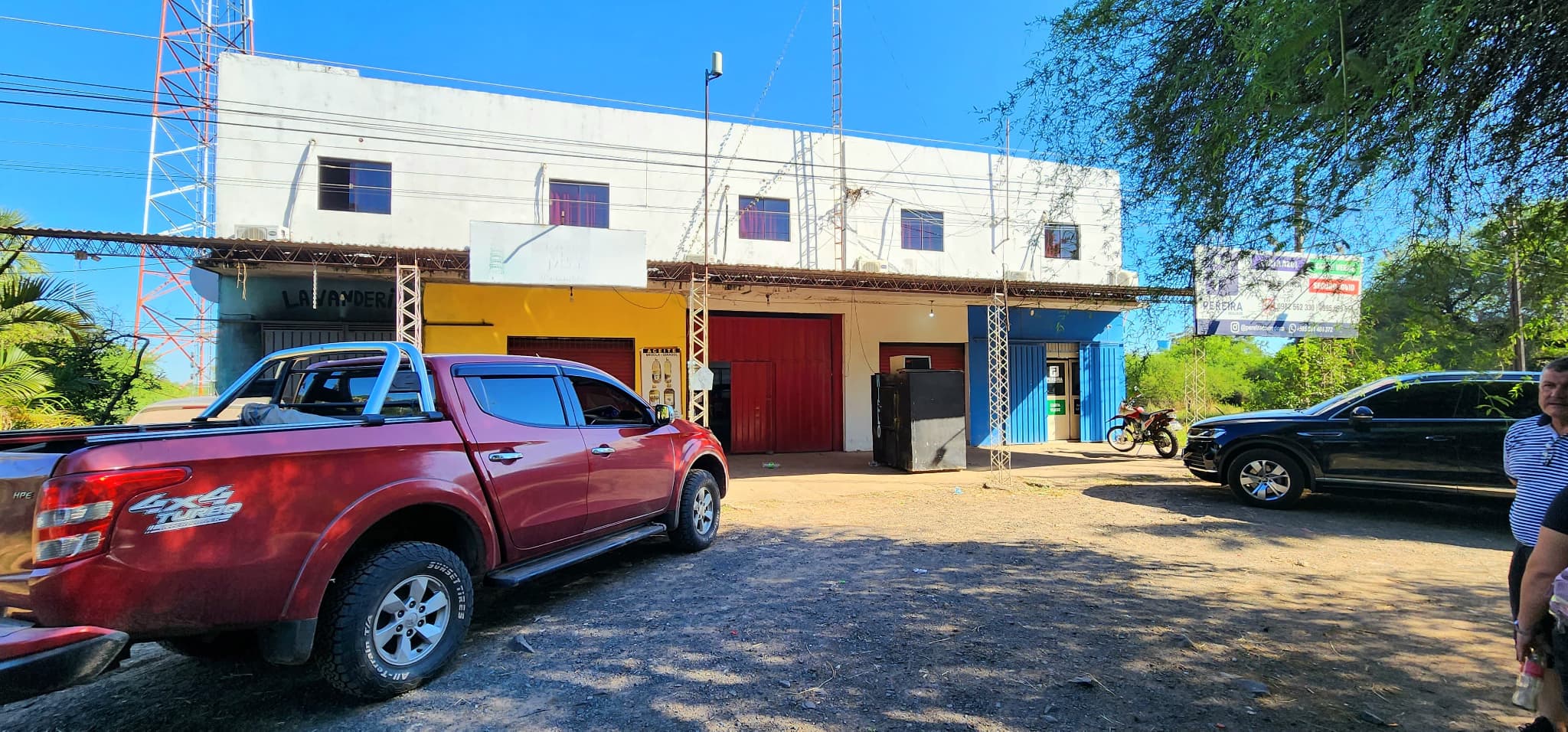 ¡vendo tinglado a pasos de la aduana falcon!