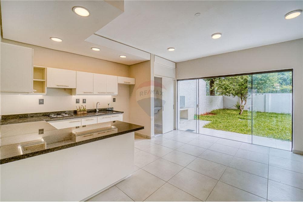 Duplex a estrenar en lambare zona colegio sek, foto 2