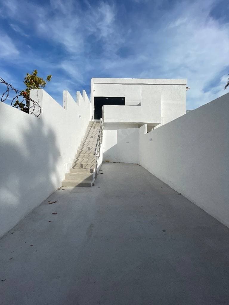 ALQUILO Departamento de 144 m² a ESTRENAR en límite LAMBARE-Asunción