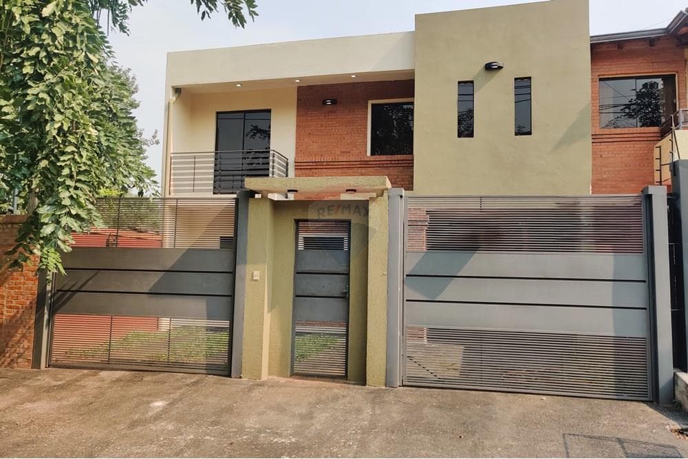 Amplio Dúplex a Estrenar en Lambaré